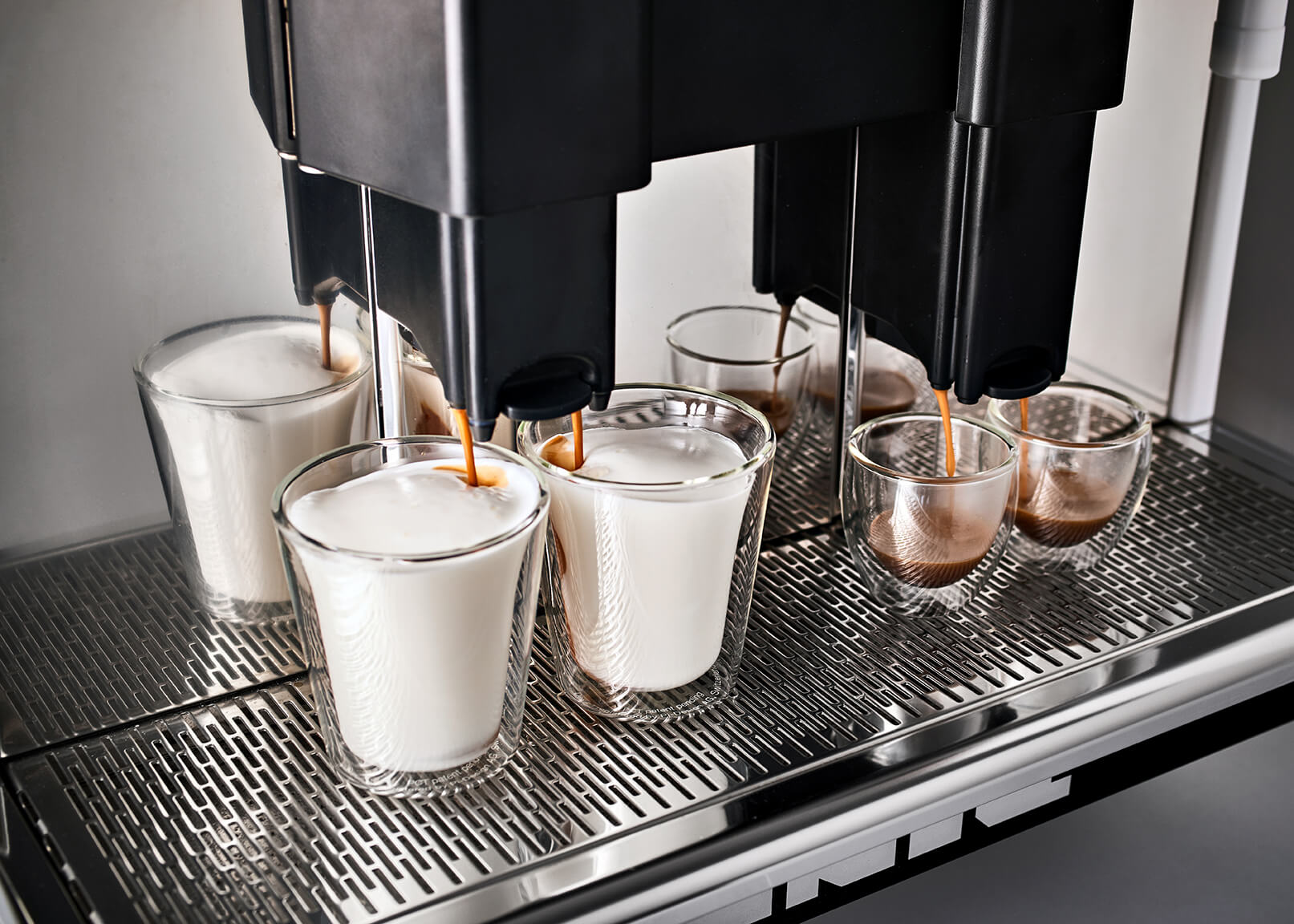 Unic_Espresso_Machine_Spouts_Cups_Cappuccino_Coffee