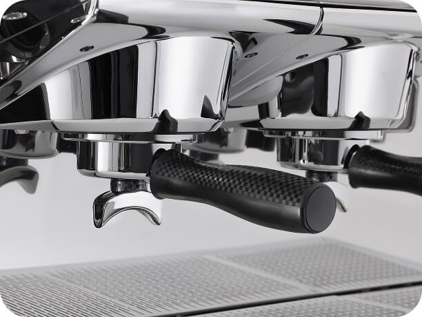 UNIC_Espresso_Machine_AURA_Group_Portafilter_Detail